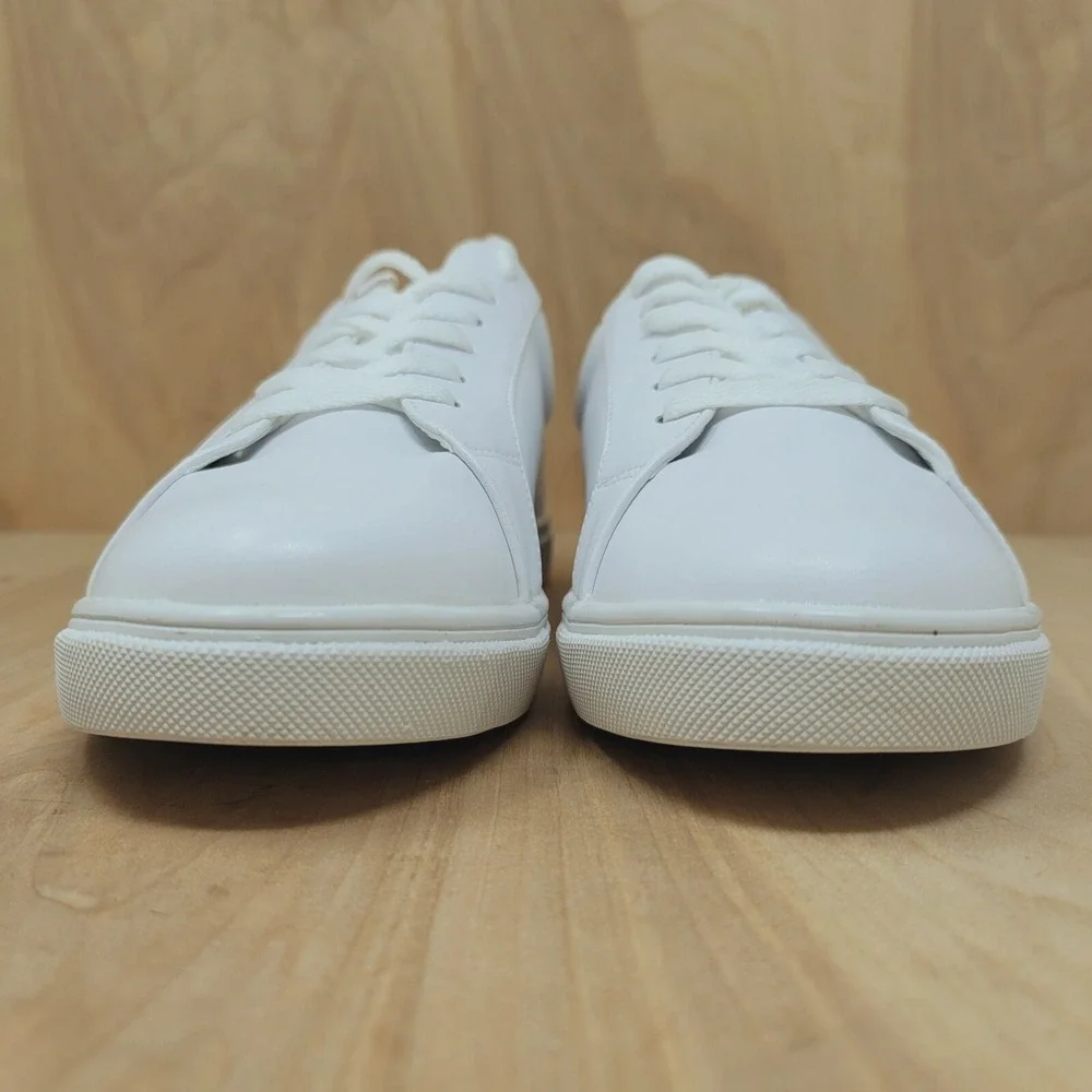 Feversole Women's Sneakers Sz 9.5 M Fashion Shoes White Low Top Lace Up Casual